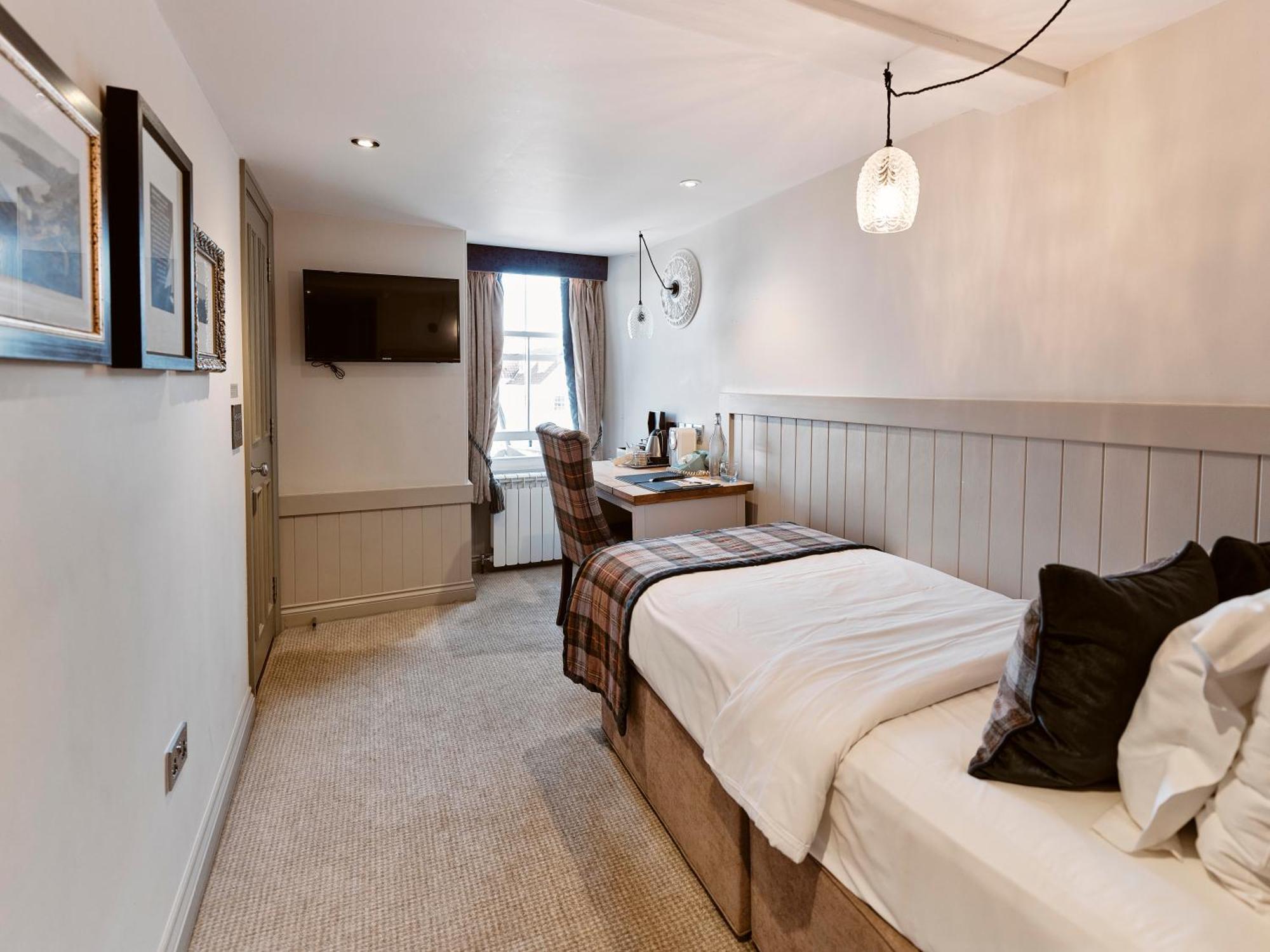 Old Court House Inn St Aubin Bagian luar foto