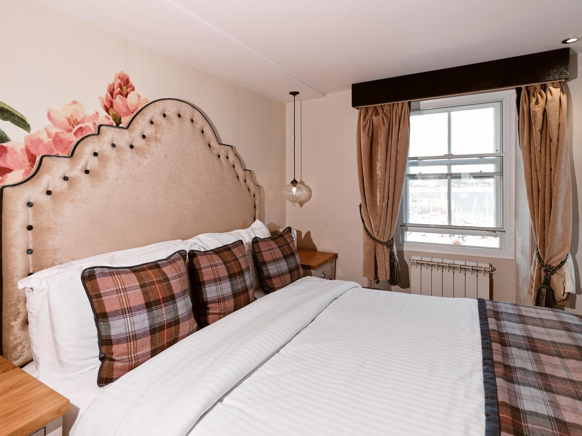 Old Court House Inn St Aubin Bagian luar foto