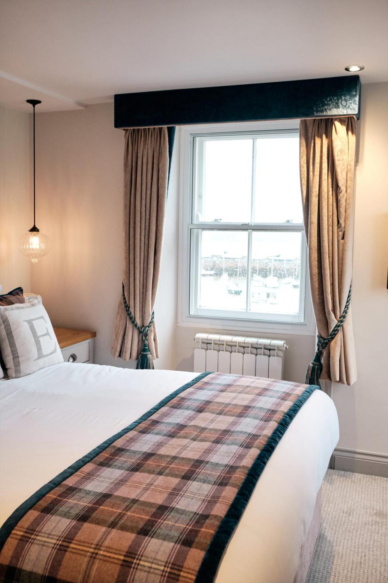 Old Court House Inn St Aubin Bagian luar foto