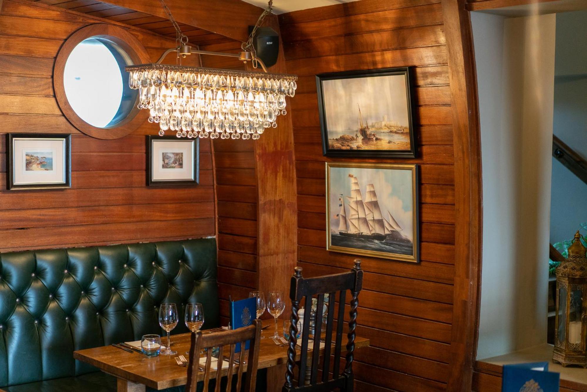 Old Court House Inn St Aubin Bagian luar foto