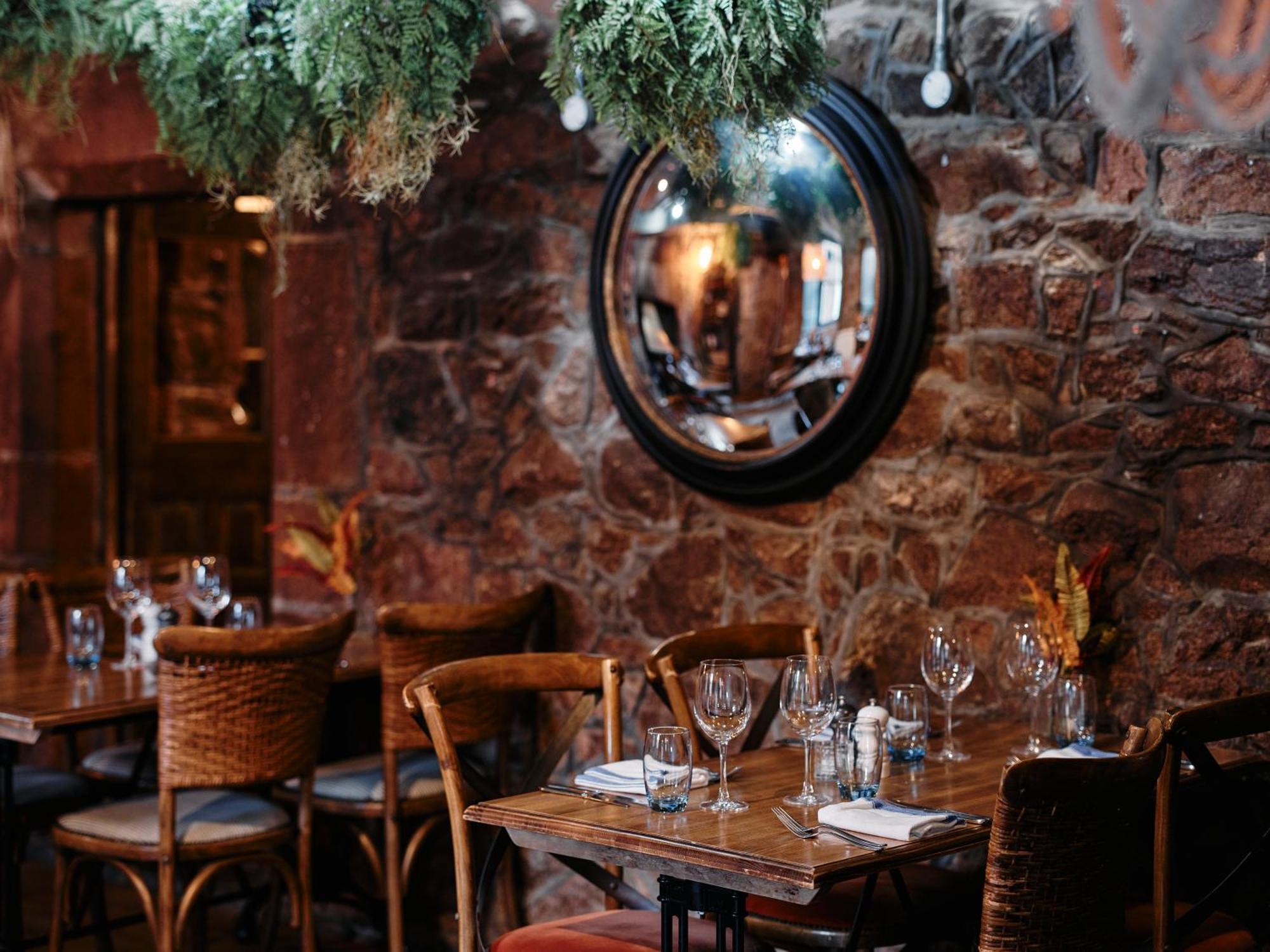 Old Court House Inn St Aubin Bagian luar foto